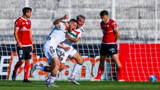 Palestino se metió en la lucha por el título y hundió un poco más a Iquique