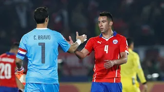 “Jamás pierdas tu alegría”: El afectuoso saludo de cumpleaños de Claudio Bravo a Mauricio Isla