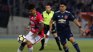 El letal Angelo Henríquez marcó el camino de la victoria de Universidad de Chile ante Everton