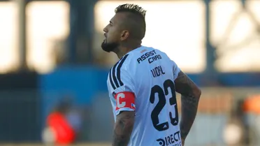 Colo Colo define su gran prioridad para el mercado: dos nombres desde el exterior pelean por llegar