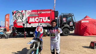 La aventura del solitario John Medina terminó con una caída en la categoría original del Dakar