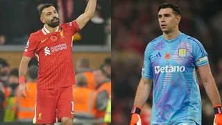 Liverpool le dio dos estocadas a Dibu Martínez y Aston Villa