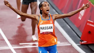 Sifan Hassan ganó en los 5.000 metros el primer oro de los tres que persigue en Tokio 2020