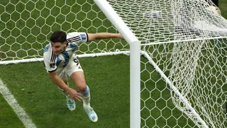 Iván Zamorano: Julián Alvarez es el delantero más completo que hay, hace todo bien