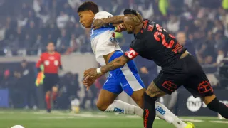 Vidal lo mandó al quirófano: La UC pierde figura para la “final” con Boca