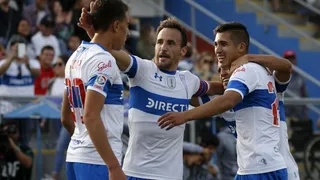 U. Católica venció con contundencia a U. de Concepción y se aferró al liderato del torneo