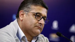 Hinchas de Universidad de Chile insultaron y le dieron empujones a Ronald Fuentes