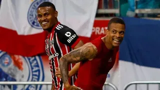 Sao Paulo venció sobre la hora a Bahía y le dio una mano a Vasco de Gary Medel