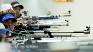 Estados Unidos se colgó el oro en el rifle de aire equipo mixto
