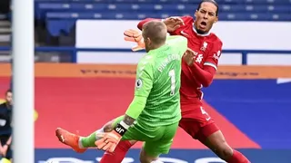 Arquero de Everton contrató guardaespaldas tras amenazas de muerte por lesión de Van Dijk