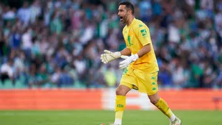 ¡Determinante! La UEFA recordó un tapadón de Claudio Bravo en Europa League