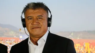 Claudio Borghi: Messi juega a otro deporte