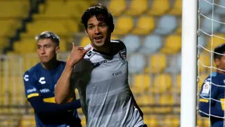 Matías Fernández volvió a anotar en el fútbol chileno después de 15 años