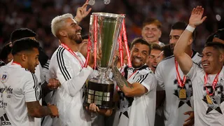 La narración de Ernesto Díaz Correa a la entrega de la copa a Colo Colo en el Estadio Monumental