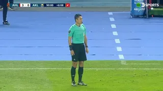 Nuevo VAR debutó en el inicio del Mundial de Clubes: El árbitro explicó su decisión al público