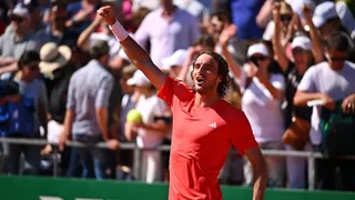 Tsitsipas tomó un boleto a semifinales de Montecarlo al batir a Khachanov