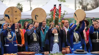 Una ceremonia mapuche encabezó la presentación de las antorchas para Santiago 2023