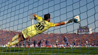 U de Chile y Colo Colo, punteros en… ¡penales!: La tabla que enciende la polémica en el torneo