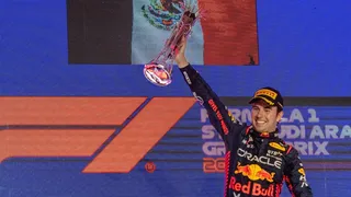 “Checo” Pérez dominó en Arabia Saudita y celebró su quinto Gran Premio en la Fórmula 1