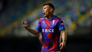 La grave acusación de Gary Medel al árbitro en pleno partido de U. Católica ante Iquique