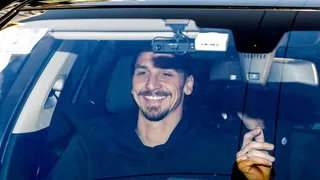 Zlatan Ibrahimovic arribó a Italia y desató locura entre los hinchas de AC Milan