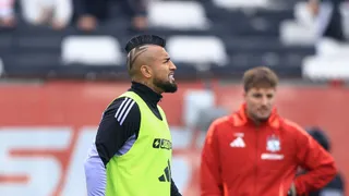 ¿Otra vez se pierde los clásicos? Insultos de Arturo Vidal fueron informados por el juez Felipe Gonzalez