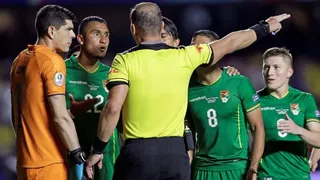 La conversación del árbitro Pitana con los jueces del VAR en el duelo entre Brasil y Bolivia