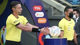 Juez local arbitrará el partido que definirá al rival de Brasil en Copa América