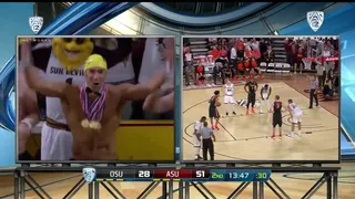 La maniobra distractiva de Michael Phelps en un partido del baloncesto universitario