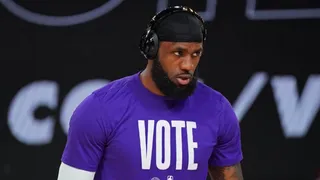LeBron James celebró triunfo de Biden recordando legendario tapón