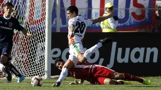 César Villagra deslumbró dentro del área de Universidad de Chile antes de anotar