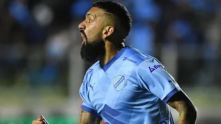 Bolivia reanudará sus torneos de fútbol mientras se investigan denuncias de corrupción