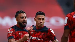 Claudio Baeza dio asistencia y fue expulsado en triunfo de Toluca sobre América