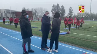 Ñublense entrenó en el Estadio de Coihueco y recibió la visita del alcalde Carlos Chandía