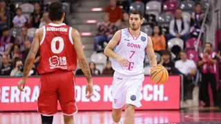 Sebastián Herrera volvió a ser clave y es líder en la Bundesliga de Alemania