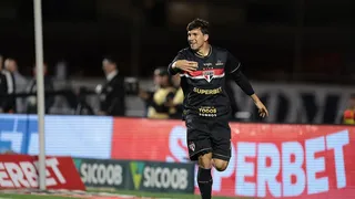 El importante monto que recibiría U Católica en caso que Sao Paulo decida comprar a Gonzalo Tapia