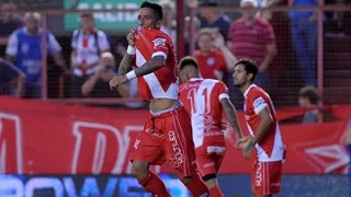 Lucas Barrios volvió al gol en triunfo de Argentinos Juniors en la Superliga trasandina