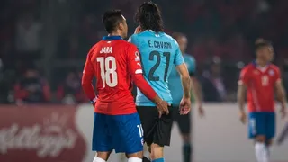 Se cumple un año del dedo de Gonzalo Jara a Edinson Cavani