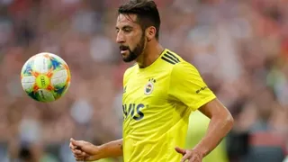 Mauricio Isla tiene “muy avanzadas las negociaciones” con Boca Juniors