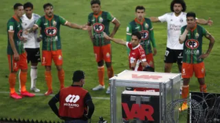 Colo Colo pedirá audios del VAR tras polémico final del partido ante Cobresal