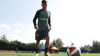 Juan Cornejo mostró cómo pegarle al balón tras su gol ante S. Wanderers