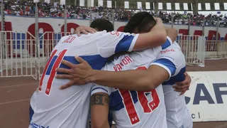 Resumen: Universidad Católica amplió su ventaja sobre Colo Colo y se encamina al título
