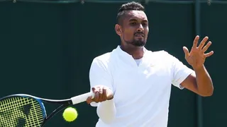 Kyrgios avanzó a segunda ronda y se ganó aplausos por su detalle con una pasapelotas