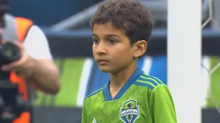 Seattle Sounders cumple el sueño de niño con leucemia y lo hace debutar
