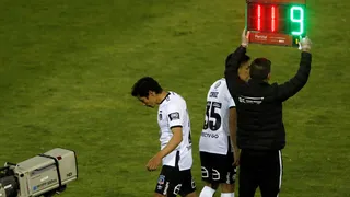 Matías Fernández salió lesionado en el empate de Colo Colo ante Coquimbo Unido
