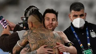 La felicidad de Vidal por encuentro con su amigo Messi: “Qué lindo verte siempre extraterrestre”