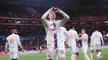 Mónaco de Guillermo Maripán sufrió dura remontada ante Olympique de Lyon