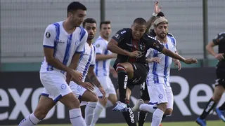 La reñida igualdad entre Palestino y Cerro Largo en Maldonado