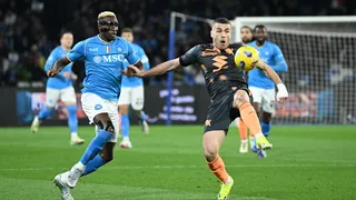 Torino rescató un empate en su visita a Napoli con un golazo de chilena de Sanabria