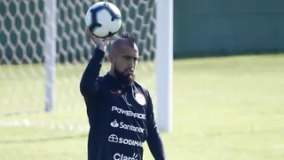 Arturo Vidal no entrenó a la par de sus compañeros en la previa del choque con Ecuador